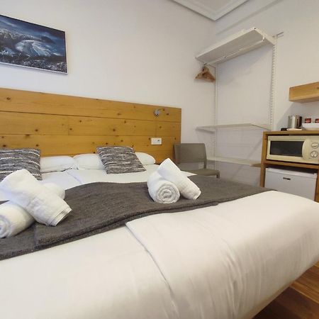 Pension Urkia Сан-Себастьян Экстерьер фото