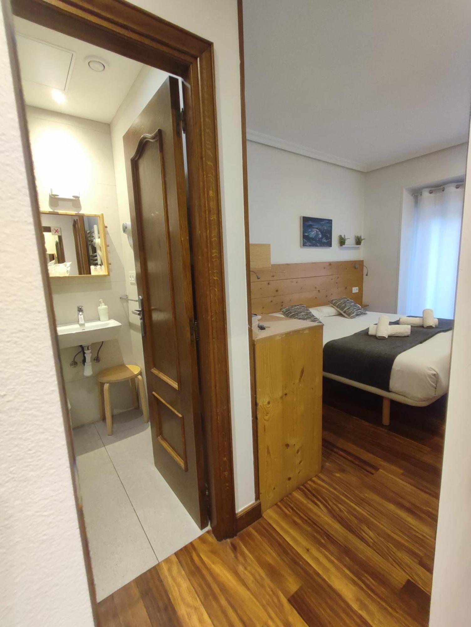 Pension Urkia Сан-Себастьян Экстерьер фото